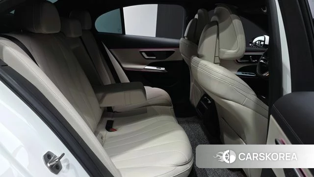 Mercedes-Benz E-Class W214 2026 Белый из Кореи, фото 3