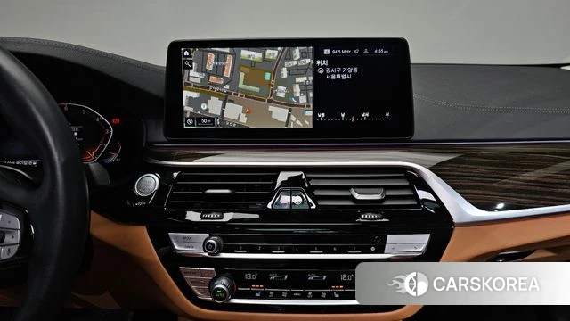 BMW 5 Series (G30) 2021 Черный из Кореи, фото 3