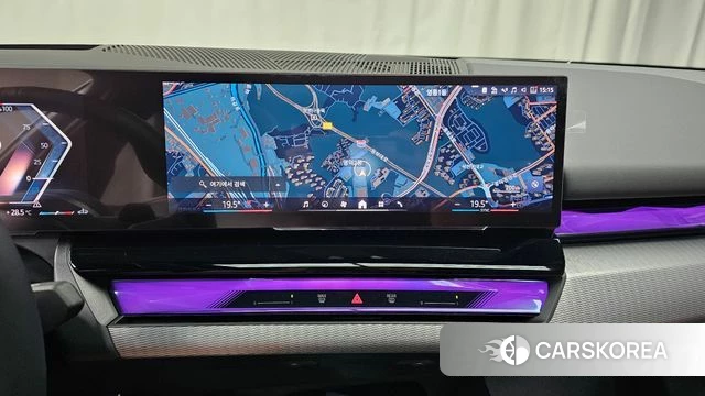 BMW 5 Series (G60) 2024 Серебристо-серый из Кореи, фото 3
