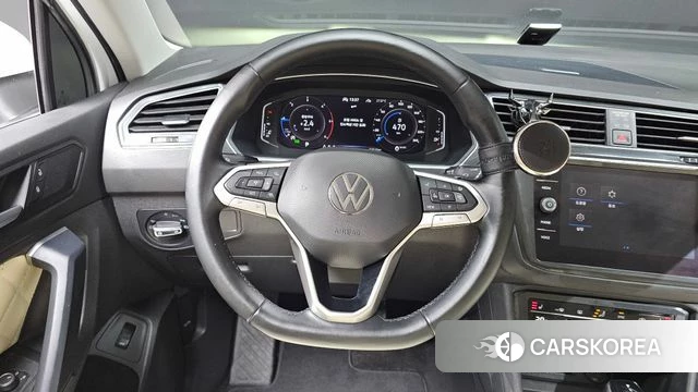 Volkswagen Tiguan second Generation 2022 Белый из Кореи, фото 3