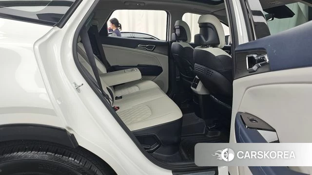 Kia Sportage 5th Generation Hybrid 2022 Белый из Кореи, фото 3