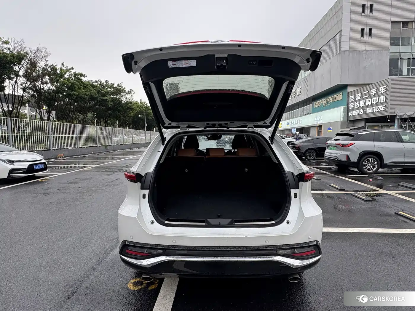Toyota Venza 2022 Белый из Китая, фото 3
