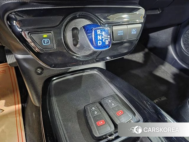 Toyota Prius 4th Generation 2019 Белый из Кореи, фото 3