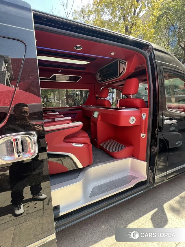 Toyota Hiace 2024 Черный из Китая, фото 3