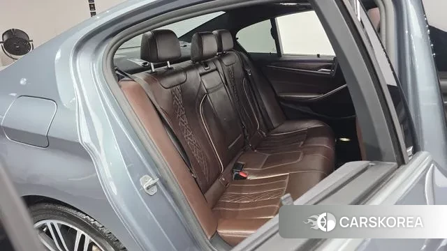 BMW 5 Series (G30) 2020 Небесно-голубой из Кореи, фото 3