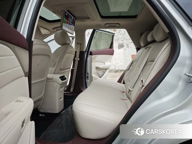 Dongfeng Fengshen L8 PHEV 2026 Серебристо-серый из Китая, фото 3
