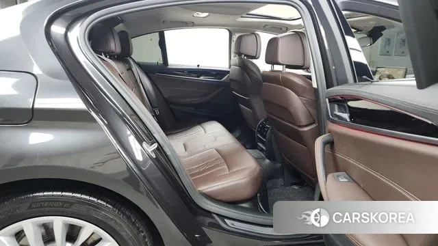 BMW 5 Series (G30) 2022 Серый из Кореи, фото 3