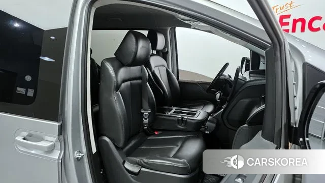 Hyundai Staria 2021 Серебряный из Кореи, фото 3