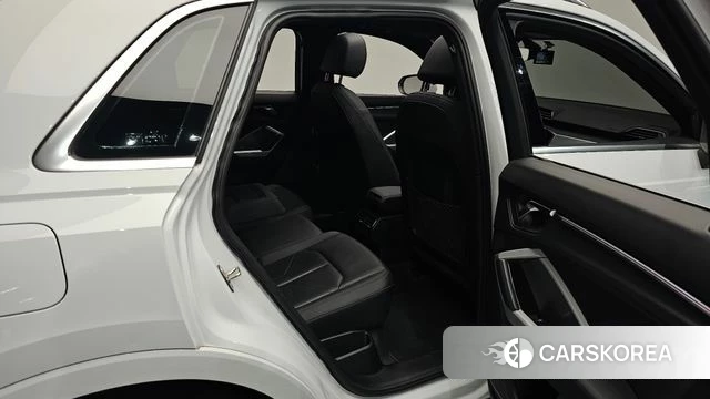 Audi Q3 (F3) 2020 Белый из Кореи, фото 3