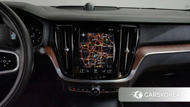 Volvo V60 Cross-Country 2nd Generation 2021 Черный из Кореи, фото 3