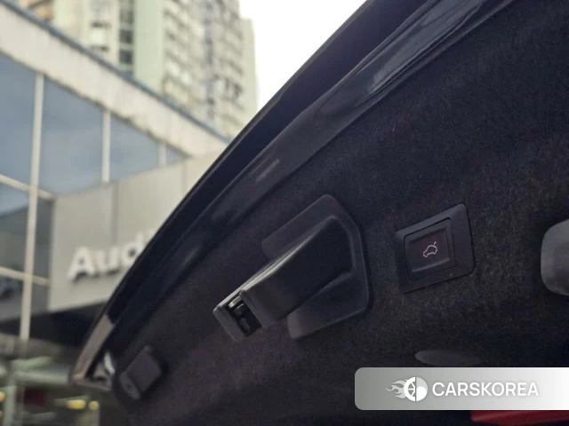 Audi A6L 2021 Черный из Китая, фото 3