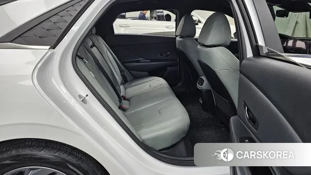 Hyundai The New Avante (CN7) 2023 Белый из Кореи, фото 3