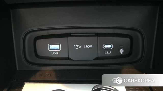 Hyundai Venue 2025 Белый из Кореи, фото 3