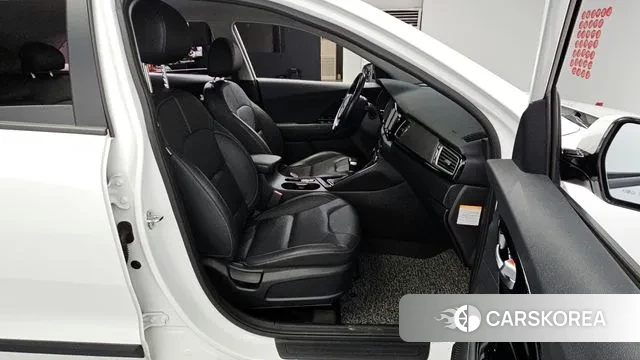 Kia Niro 2018 Белый из Кореи, фото 3