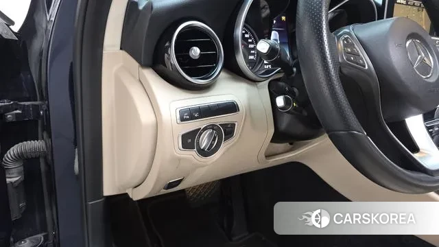 Mercedes-Benz C-Class W205 2018 Синий из Кореи, фото 3