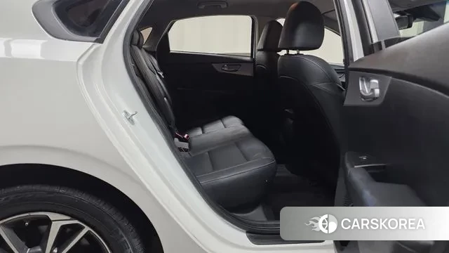 Kia The New K3 2nd generation 2022 Белый из Кореи, фото 3