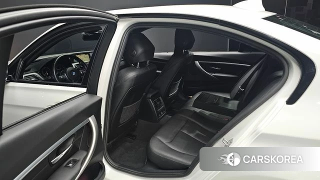 BMW 3 Series (F30) 2018 Белый из Кореи, фото 3