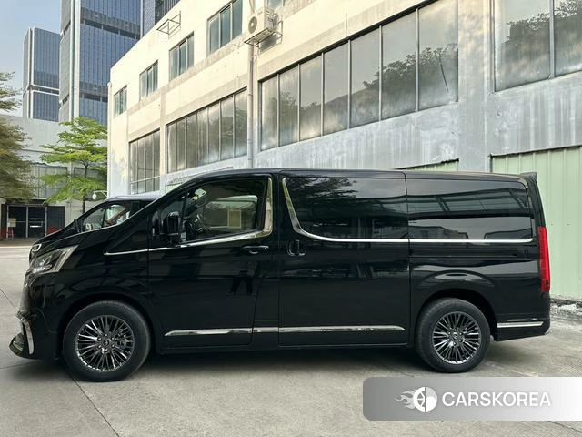 Toyota Hiace 2024 Черный из Китая, фото 3