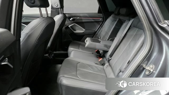 Audi Q3 (F3) 2022 Серый из Кореи, фото 3