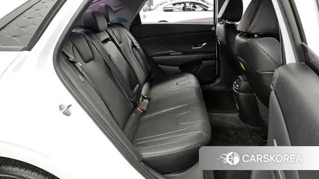 Hyundai The New Avante (CN7) 2023 Белый из Кореи, фото 3