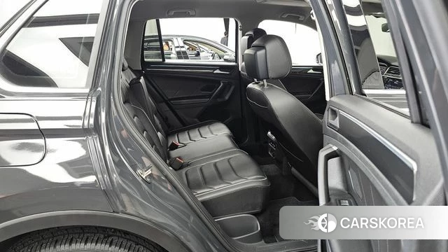 Volkswagen Tiguan second Generation 2021 Серый из Кореи, фото 3