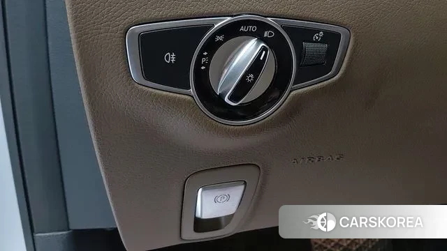 Mercedes-Benz E-Class W213 2022 Серебряный из Кореи, фото 3