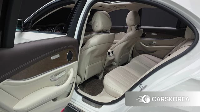 Mercedes-Benz E-Class W213 2020 Белый из Кореи, фото 3
