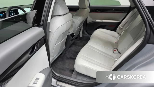Hyundai Grandeur (GN7) 2023 Серебристо-серый из Кореи, фото 3