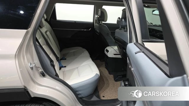 Ssangyong Torres EVX 2023 Жемчужный цвет из Кореи, фото 3