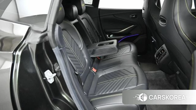 Aston Martin DBX 2023 Цвет тростника из Кореи, фото 3