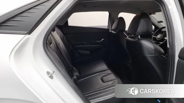 Hyundai Avante Hybrid (CN7) 2021 Белый из Кореи, фото 3