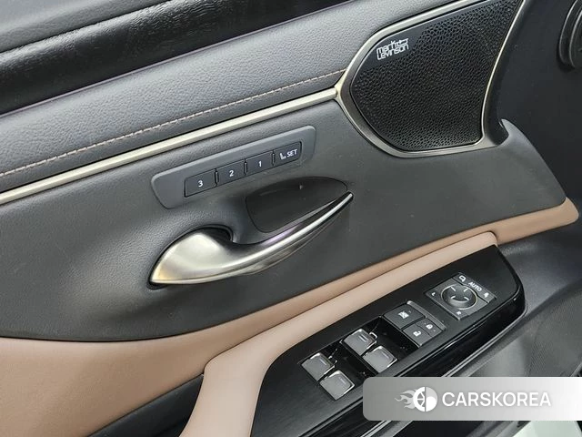 Lexus ES300h 7th generation 2023 Черный из Кореи, фото 3