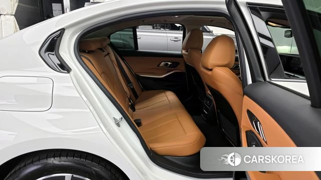 BMW 3 Series (G20) 2023 Белый из Кореи, фото 3