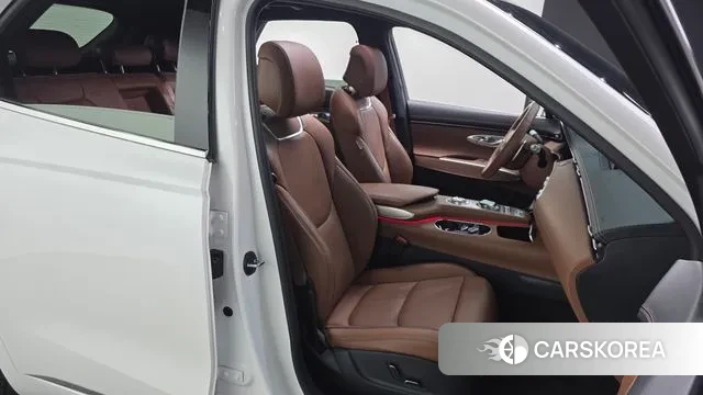 Genesis GV70 2023 Белый из Кореи, фото 3