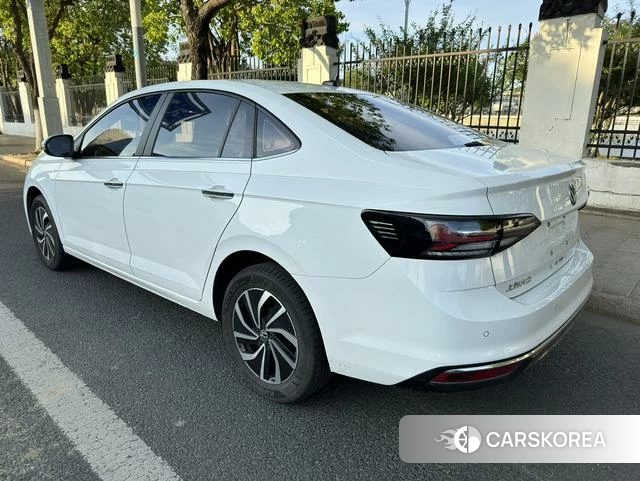 Volkswagen Lavida 2024 Белый из Китая, фото 3