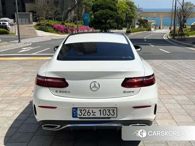 Mercedes-Benz E-Class W213 2022 Белый из Кореи, фото 3