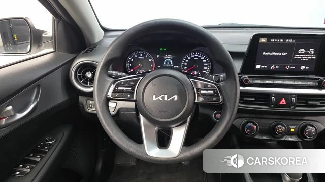Kia The New K3 2nd generation 2023 Белый из Кореи, фото 3