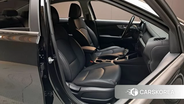 Kia The New K3 2nd generation 2023 Черный из Кореи, фото 3