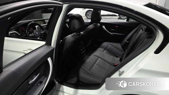 BMW 3 Series (F30) 2018 Белый из Кореи, фото 3