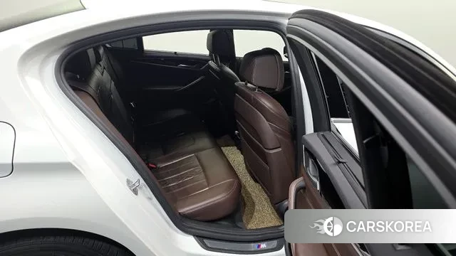 BMW 5 Series (G30) 2018 Белый из Кореи, фото 3