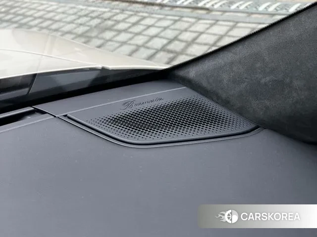 Porsche Taycan 2021 Жемчужный цвет из Кореи, фото 3