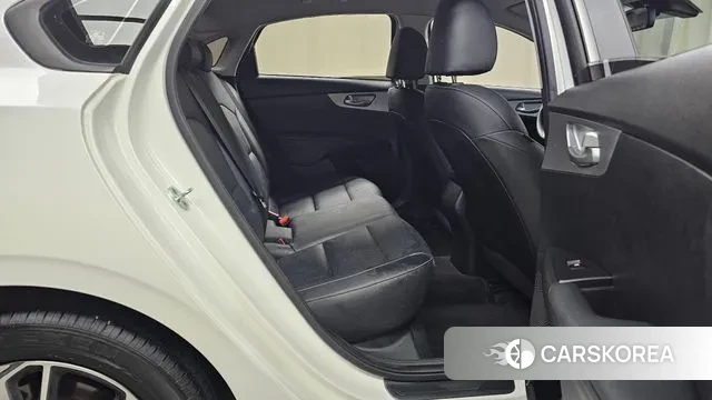 Kia The New K3 2nd generation 2022 Белый из Кореи, фото 3