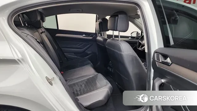 Volkswagen Passat GT (B8) 2021 Белый из Кореи, фото 3