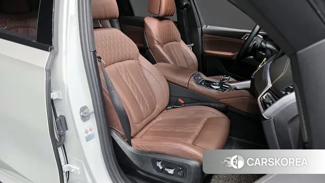 BMW X6 (G06) 2023 Белый из Кореи, фото 3