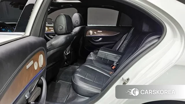 Mercedes-Benz E-Class W213 2022 Белый из Кореи, фото 3