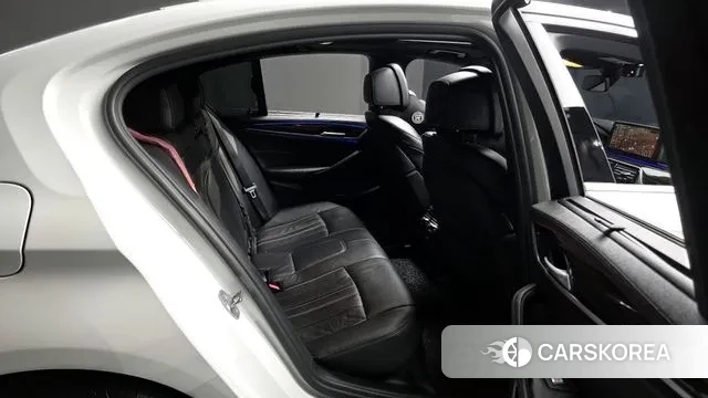 BMW 5 Series (G30) 2022 Белый из Кореи, фото 3