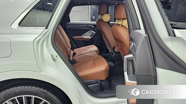 Audi Q3 (F3) 2023 Белый из Кореи, фото 3