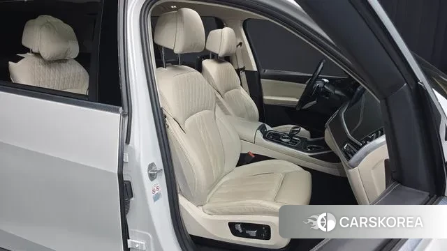 BMW X7 (G07) 2021 Белый из Кореи, фото 3