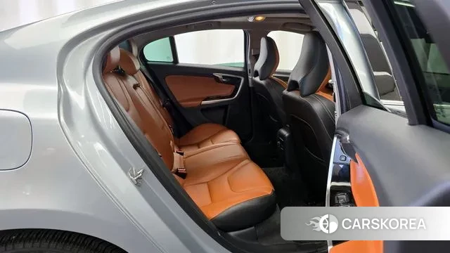 Volvo S60 2018 Серебряный из Кореи, фото 3