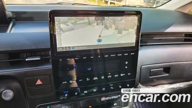 Hyundai Staria 2023 Желтый из Кореи, фото 3